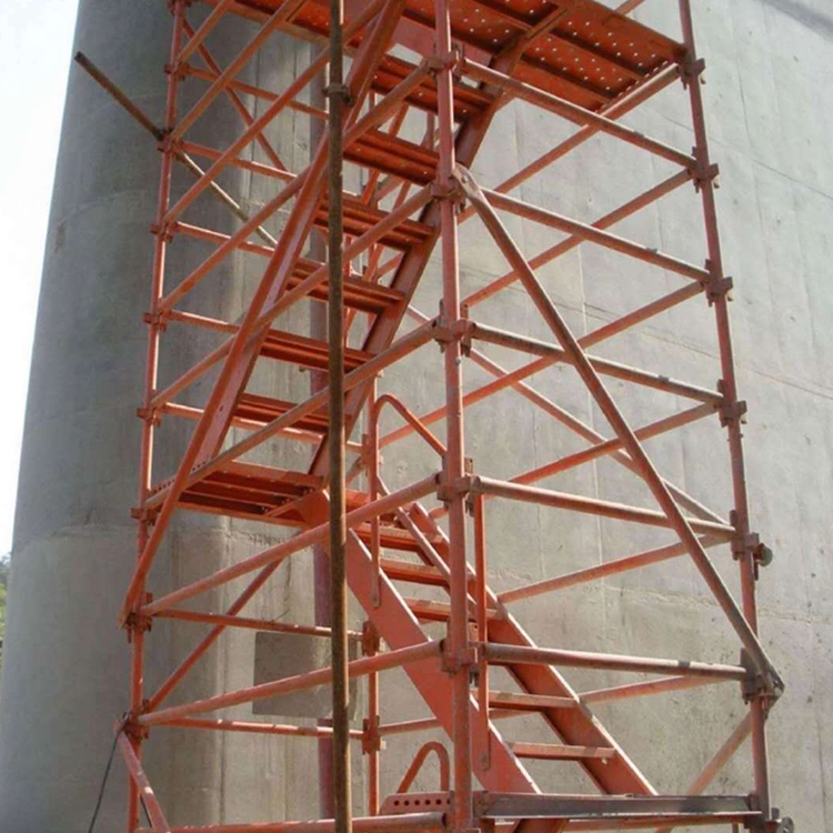 永邦建筑 專業提供掛網式爬梯與75加強型施工安全爬梯，定制化腳手架解決方案